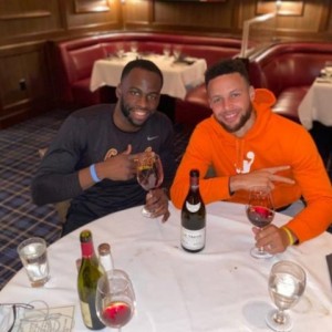 追梦为库里设宴庆祝里程碑 勇士老板豪爽买单结账